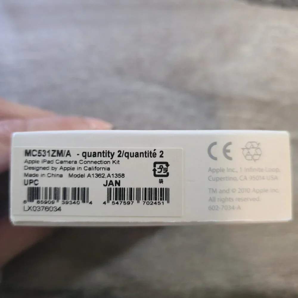 Apple iPad Camera Connection Kit MC531ZM/A – 30-Pin – 1 Set – A1362/A1358 –...